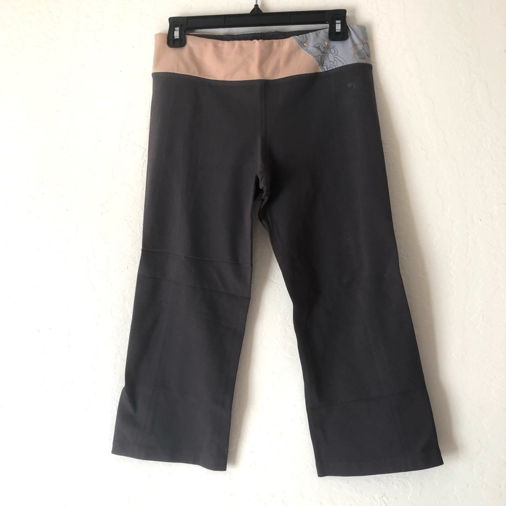 The North Face crop gray pants leggings with floral waistband Medium